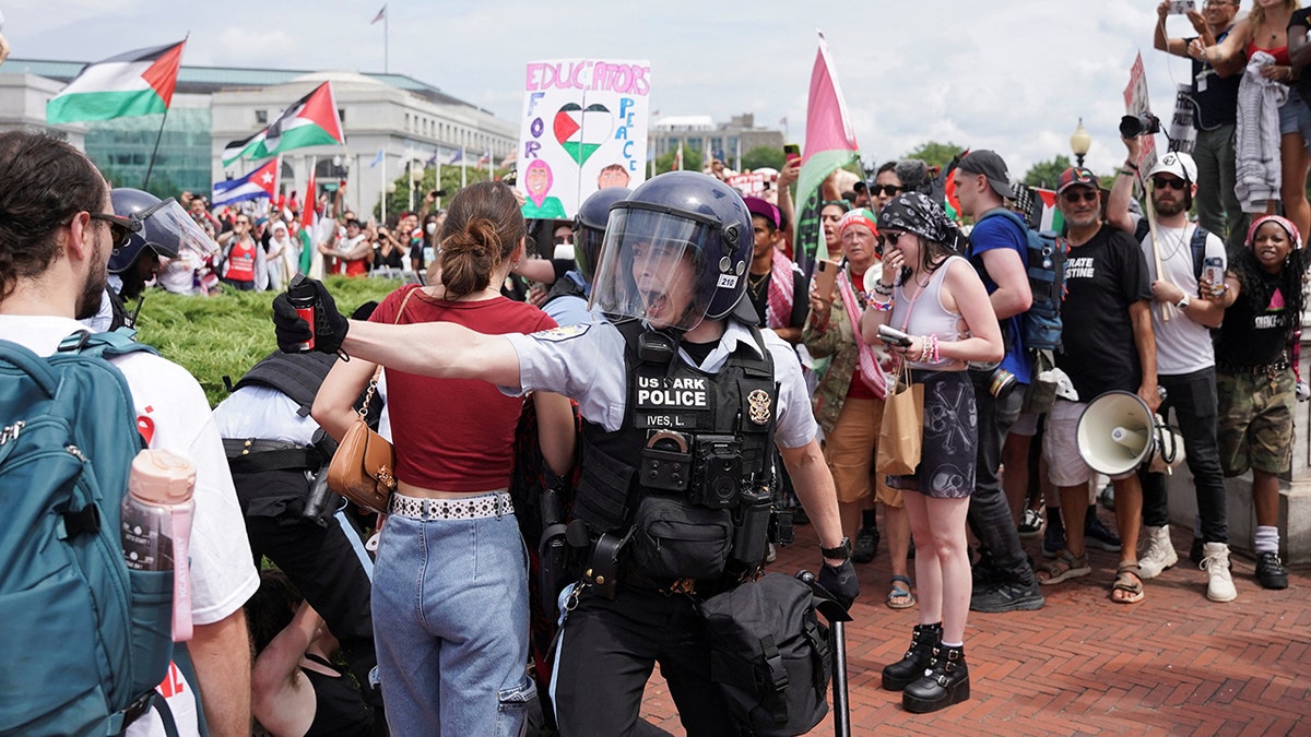 Protesters-gather-for-Israeli-PM-Netanyahu's-address-to-Congress-in-Washington