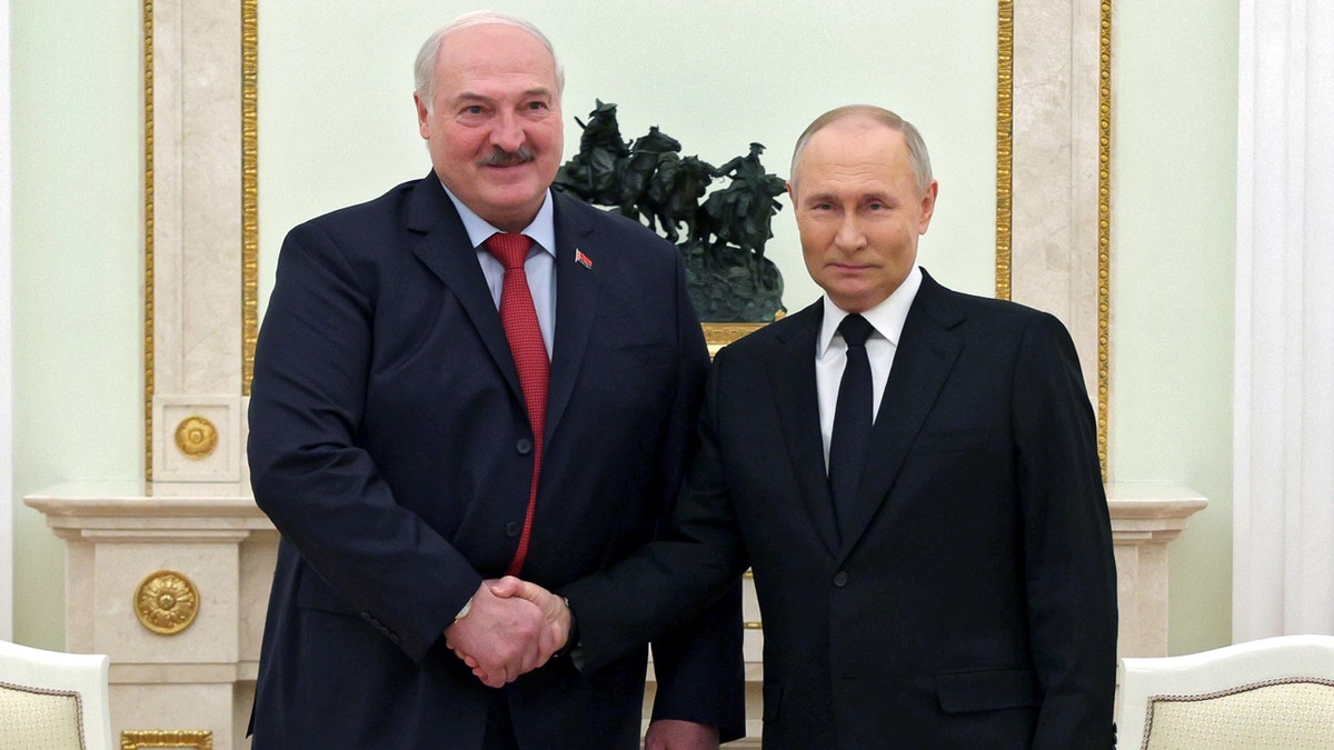 Alexander Lukashenko and Vladimir Putin