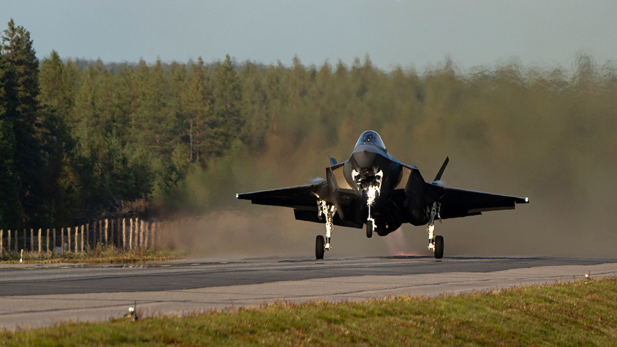 F-35 street-landing in Finland