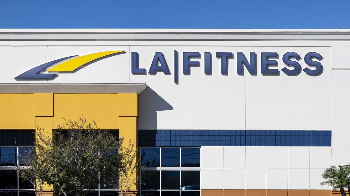 LA Fitness sign