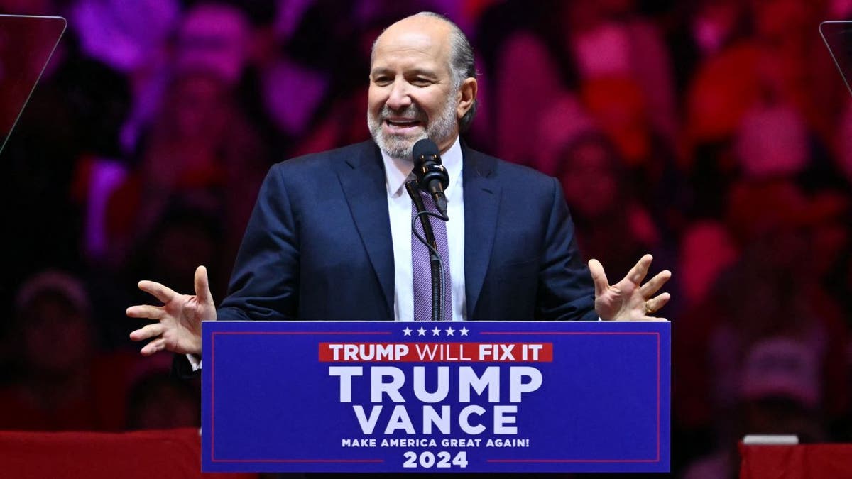 Howard Lutnick at a Trump rally