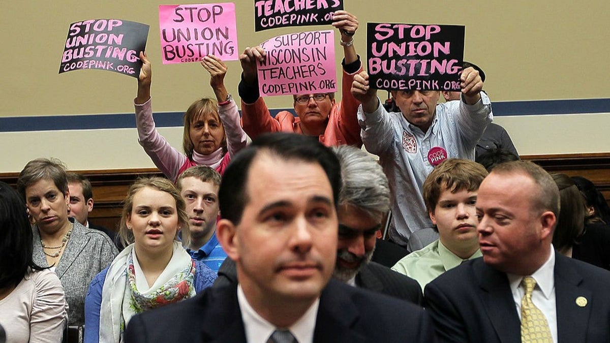 scott_walker_protesters_wi