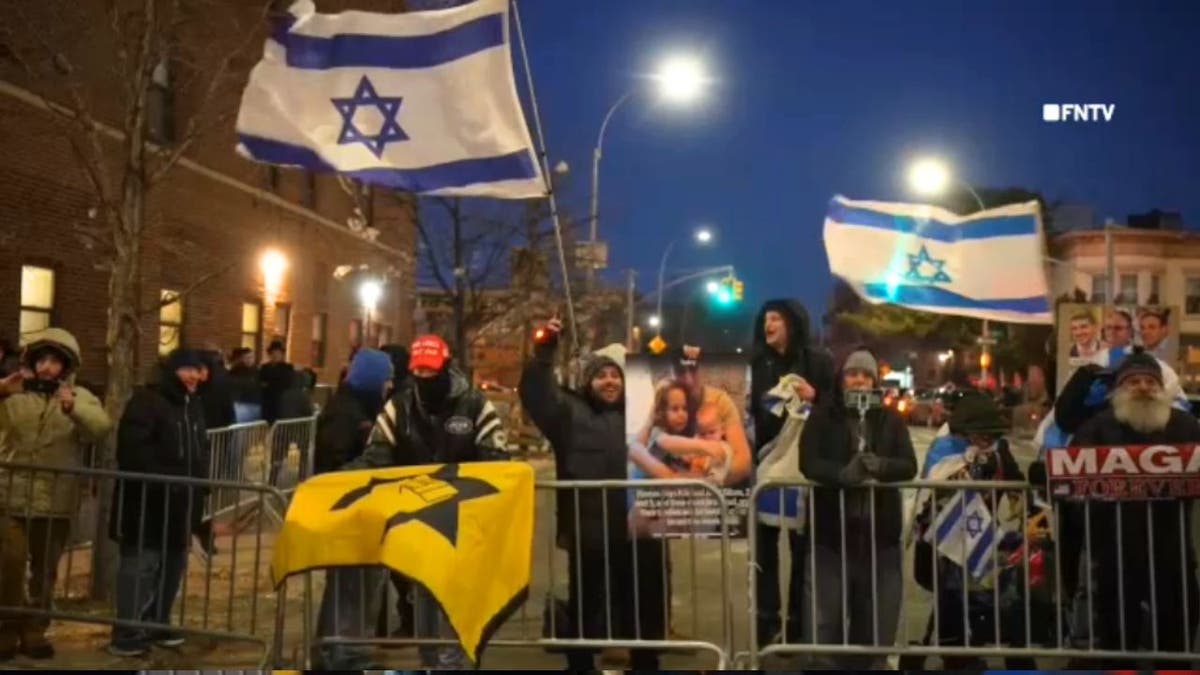 Israel supporters came out to counter the protest.