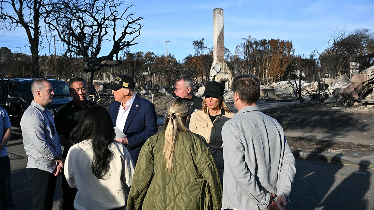 Trump tours wildfires