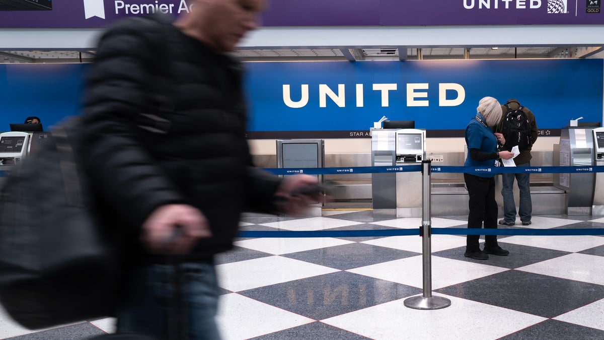 United Airlines counter